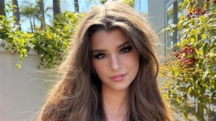 Brooke Monk Naked: Understanding the Controversy and Focusing on Positivity