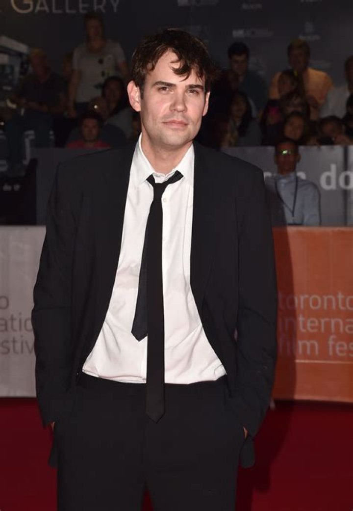 Rossif Sutherland's Height: A Comprehensive Guide to His Stature and Career